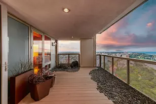 923 E Kilbourn Ave, Milwaukee, WI 53202 - Photo 2