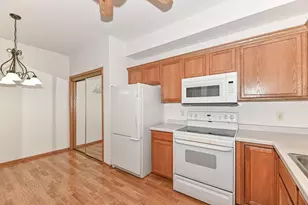 6240 S Creekside Dr, Cudahy, WI 53110 - Photo 4