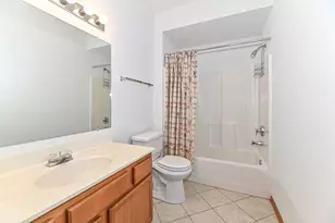 6240 S Creekside Dr, Cudahy, WI 53110 - Photo 10