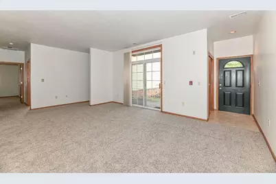 6240 S Creekside Dr #2, Cudahy, WI 53110 - Photo 8