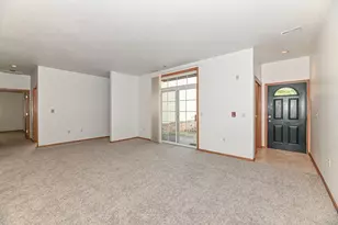 6240 S Creekside Dr, Cudahy, WI 53110 - Photo 8