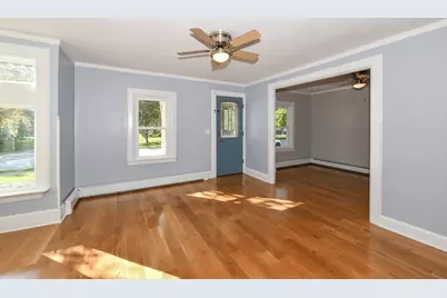 402 W Walworth St, Elkhorn, WI 53121 - Photo 4