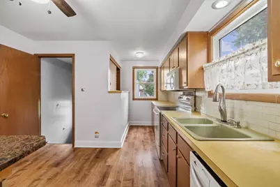 2122 N 8th St, Sheboygan, WI 53081 - Photo 4