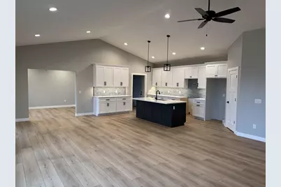 3115  Cortland St, Holmen, WI 54636 - Photo 6