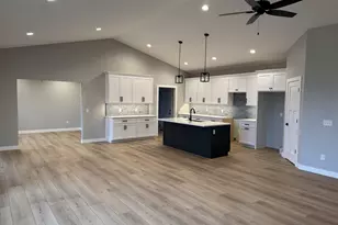 3115 Cortland St, Holmen, WI 54636 - Photo 6