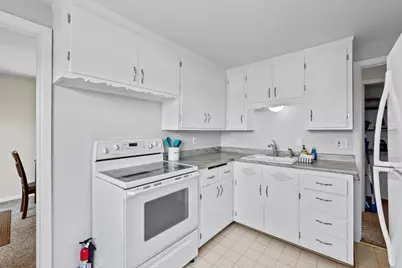 2206 N Main St, Racine, WI 53402 - Photo 8