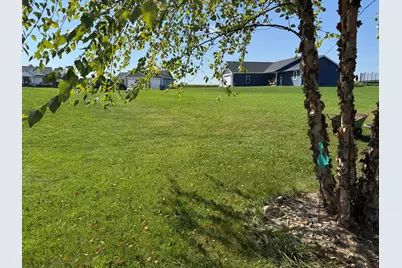 106  Carolyn Ct, Eden, WI 53019 - Photo 2