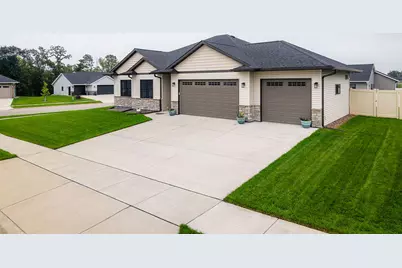 618  Silver Dr, Holmen, WI 54636 - Photo 1