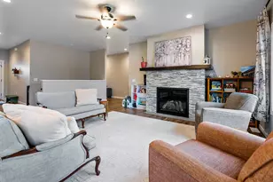 618 Silver Dr, Holmen, WI 54636 - Photo 14