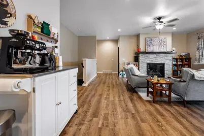 618  Silver Dr, Holmen, WI 54636 - Photo 12