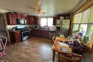 9473 S Chicago Rd, Oak Creek, WI 53154 - Photo 8