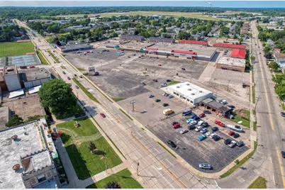 2210  Rapids Dr, Racine, WI 53404 - Photo 8