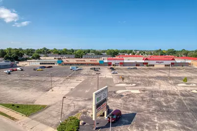 2210  Rapids Dr, Racine, WI 53404 - Photo 4