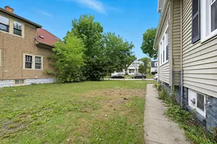 3222 W Fairmount Ave, Milwaukee, WI 53209 - Photo 4