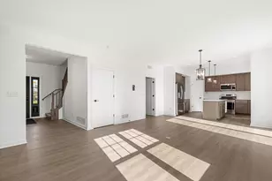 N174W20671 Laurel Springs Cir, Jackson, WI 53037 - Photo 8