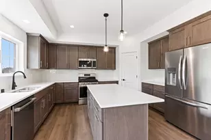 N174W20616 Laurel Springs Cir, Jackson, WI 53037 - Photo 2