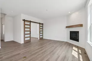 N174W20608 Laurel Springs Cir, Jackson, WI 53037 - Photo 8