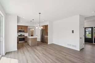 N174W20608 Laurel Springs Cir, Jackson, WI 53037 - Photo 12