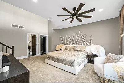 8825 N Spruce Rd, River Hills, WI 53217 - Photo 14