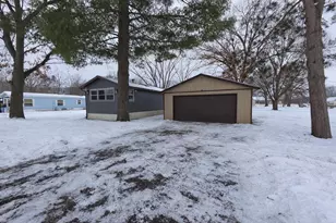 301 Martha St, Blue River, WI 53518 - Photo 4