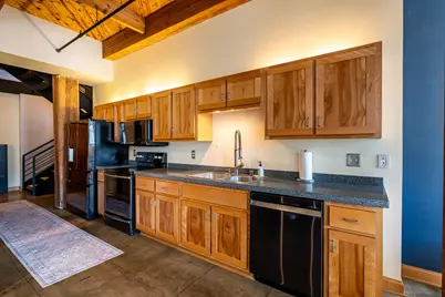 904 E Pearson St #105, Milwaukee, WI 53202 - Photo 8