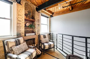 904 E Pearson St, Milwaukee, WI 53202 - Photo 14