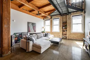 904 E Pearson St, Milwaukee, WI 53202 - Photo 2