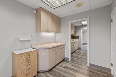 10225 W Capitol Dr #B, Wauwatosa, WI 53222 - Photo 8