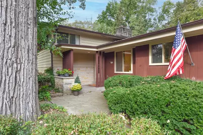 2342 W Acacia Rd, Glendale, WI 53209 - Photo 14