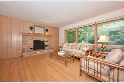 2342 W Acacia Rd, Glendale, WI 53209 - Photo 2