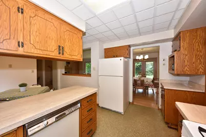 2342 W Acacia Rd, Glendale, WI 53209 - Photo 10