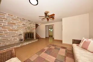 2342 W Acacia Rd, Glendale, WI 53209 - Photo 28