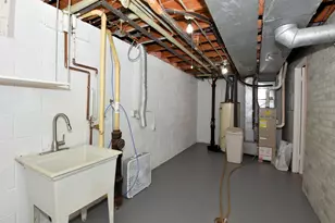 N114W16721 Royal Ct, Germantown, WI 53022 - Photo 36