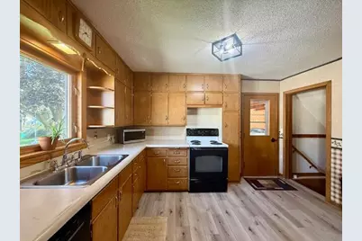 524  Kingston St, Caledonia, MN 55921 - Photo 2