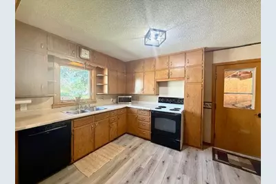 524  Kingston St, Caledonia, MN 55921 - Photo 6