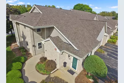 18740  Emerald Cir #E, Brookfield, WI 53045 - Photo 2
