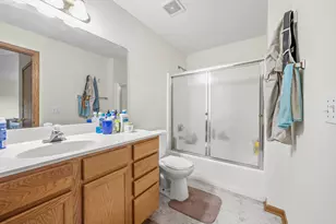 18740 Emerald Cir, Brookfield, WI 53045 - Photo 16