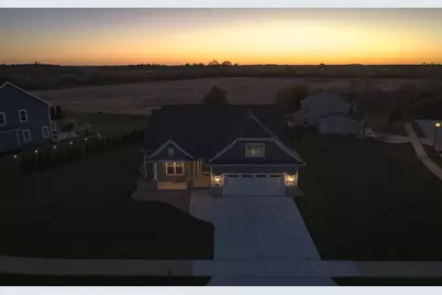 349  Aspen St, Belgium, WI 53004 - Photo 4