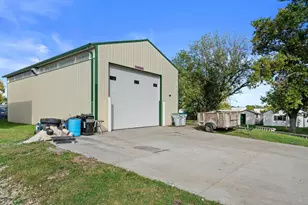 8720 W Kaul Ave, Milwaukee, WI 53225 - Photo 22