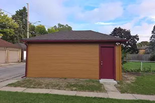 3853 N 42nd St, Milwaukee, WI 53216 - Photo 6