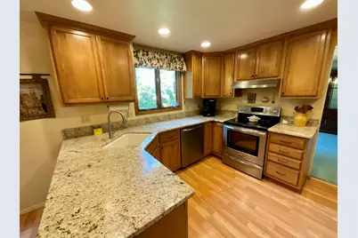 3124 N Koning Dr, Sheboygan, WI 53083 - Photo 8