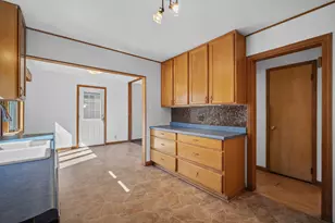 2403 W Alvina Ave, Milwaukee, WI 53221 - Photo 8