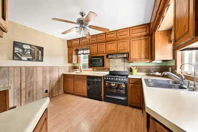 6301  Riverside Rd, Racine, WI 53185 - Photo 12