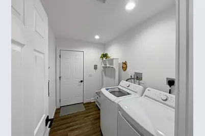 525  Washington Cir, Oostburg, WI 53070 - Photo 18