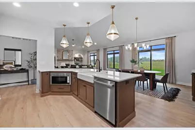 1221  West Kiddle Ln, Racine, WI 53182 - Photo 8