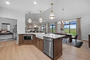 1221 West Kiddle Ln, Racine, WI 53182 - Photo 8