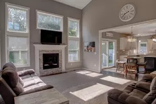 704 Knollwood Dr, Holmen, WI 54636 - Photo 16