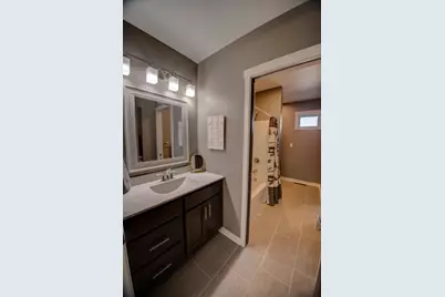 704  Knollwood Dr, Holmen, WI 54636 - Photo 32