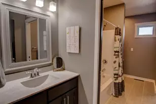 704 Knollwood Dr, Holmen, WI 54636 - Photo 32