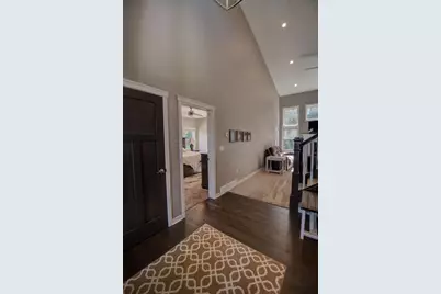 704  Knollwood Dr, Holmen, WI 54636 - Photo 8